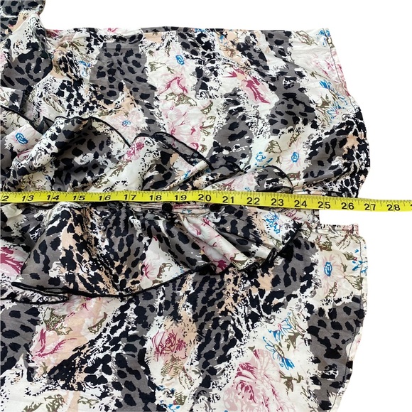 Mds California printed top blouse v Neck Ruffle Bell Sleeve Size Medium - Picture 7 of 8